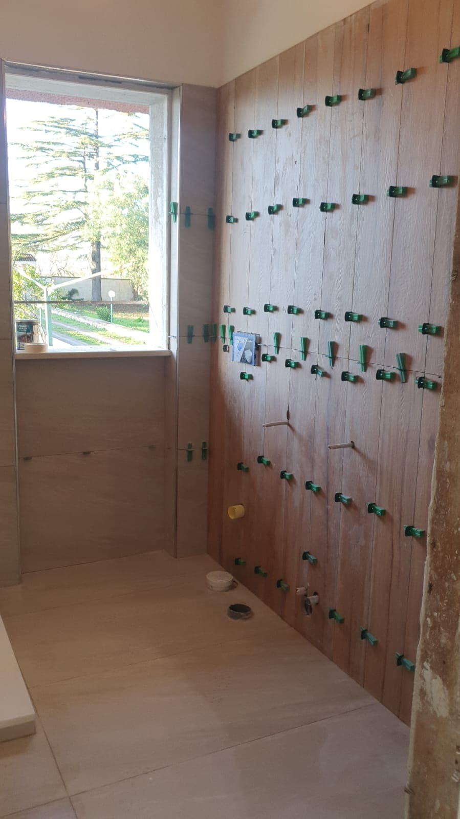 Box doccia realizzato in una ristrutturazione completa